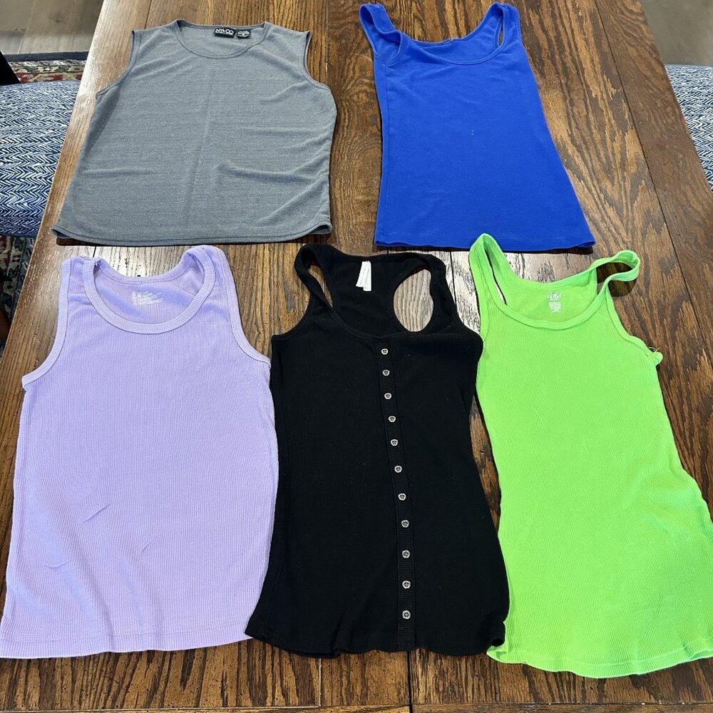 Women's Classic Tank Tops Size S Muti- Colors, Pre-Owned
